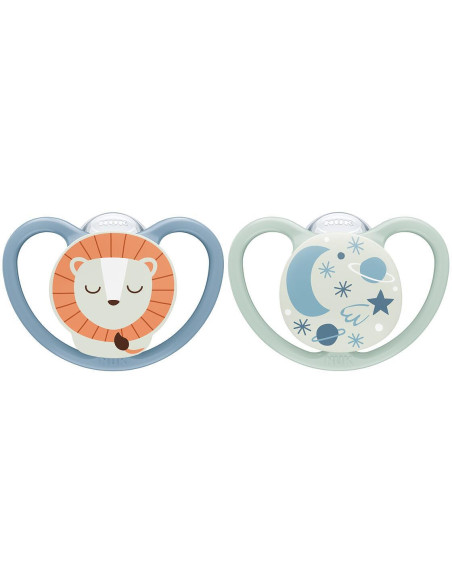 NUK биберон залъгалка силикон 6-18мес. 2бр. Space Night светеща, Лъв + кутийка за съхранение и стерилизация в микровълнова