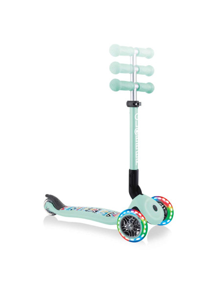 Сгъваема тротинетка със светещи колела Globber Junior Fantasy Lights, ментово зелена