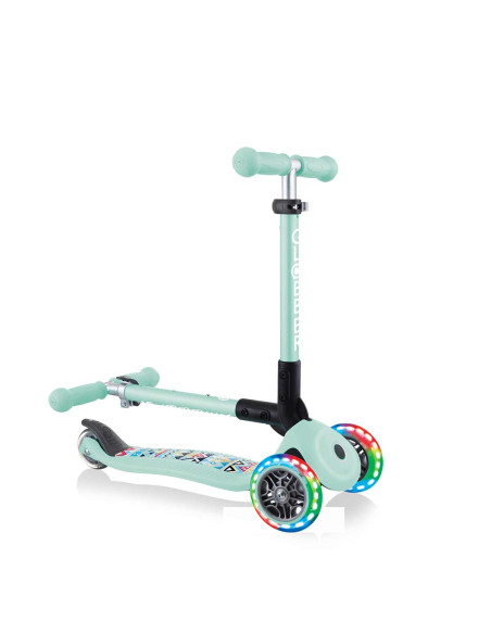 Сгъваема тротинетка със светещи колела Globber Junior Fantasy Lights, ментово зелена