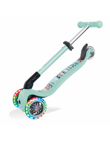 Сгъваема тротинетка със светещи колела Globber Junior Fantasy Lights, ментово зелена