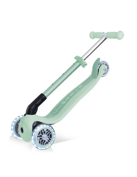 Сгъваема еко тротинетка с 3 колела GLOBBER JUNIOR FOLDABLE LIGHTS ECOLOGIC - цвят пистачио