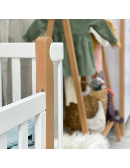 Veres бебешка кошара от бук Монако БЯЛО/БУК 60/120 см + колелца