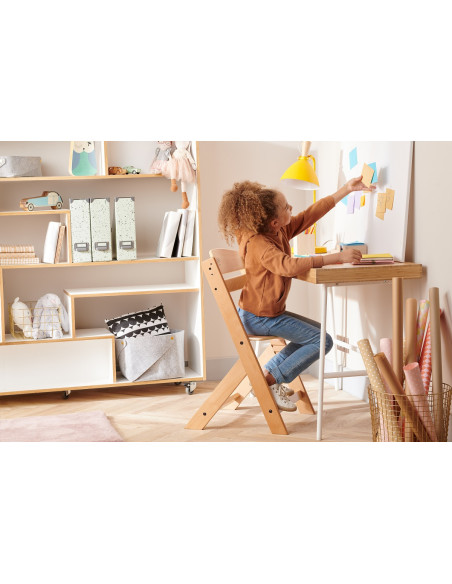 KinderKraft столче за хранене ENOCK дървено KKKENOCNAT