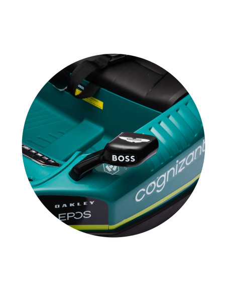 Електрическа кола Aston Martin зелена