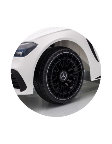 Електрическа кола Mercedes AMG CLE 53 бяла