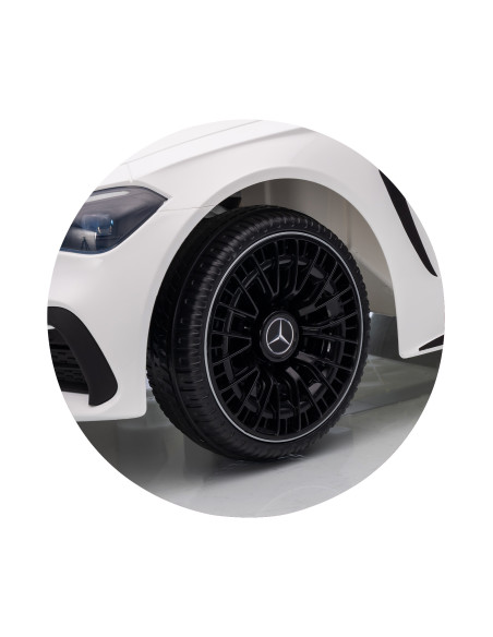 Електрическа кола Mercedes AMG CLE 53 бяла