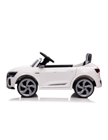 Ел.джип Audi SQ8 бял