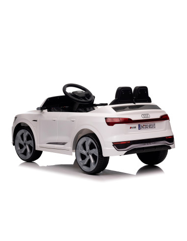 Ел.джип Audi SQ8 бял