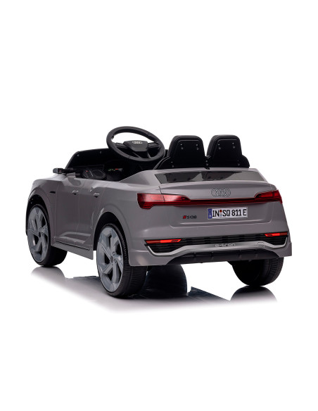 Ел.джип Audi SQ8 сив