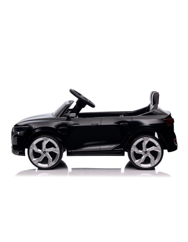 Ел.джип Audi SQ8 черен