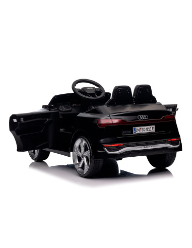 Ел.джип Audi SQ8 черен