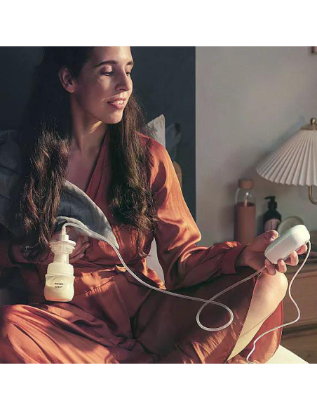 Комплект от Единична електрическа помпа за изцеждане на кърма Philips AVENT Essential, 1 бр. шише Natural Response 125 мл, 5 бр.