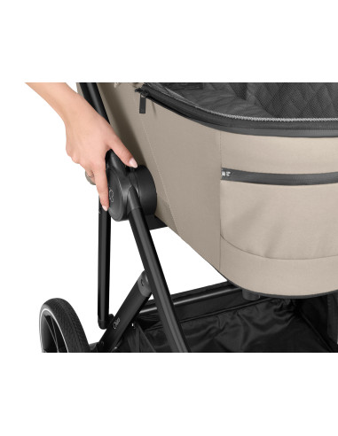 Комбинирана количка 3в1 с кош за новородено...