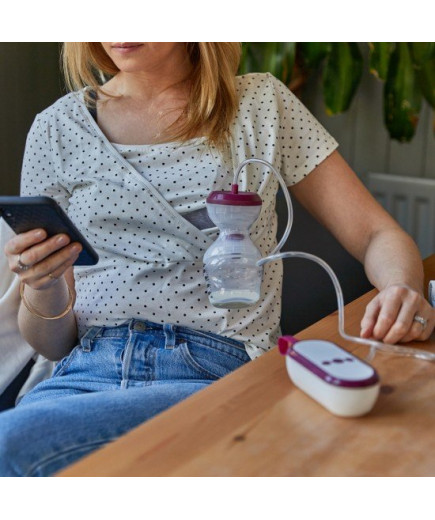 Електрическа помпа за изцеждане на кърма Tommee Tippee Made For Me в комплект с бебешко шише Closer to Nature от 150 мл и с бибе