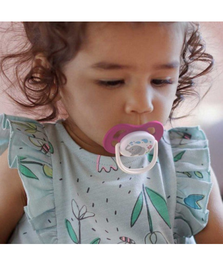 2 бр. ортодонтични залъгалки Philips AVENT SCF080/08 Ultra Air Animals 6-18м с декорация Слон и Пингвин в кутия за стерилизиране