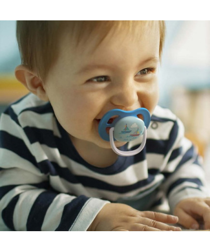 2 бр. ортодонтични залъгалки Ultra Air Happy 6-18м с декорация Надпис и Лодка в кутия за стерилизиране