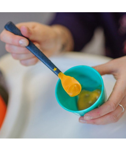 Комплект от 4 броя Термосензорни лъжици Tommee Tippee с удължени дръжки, 4м+