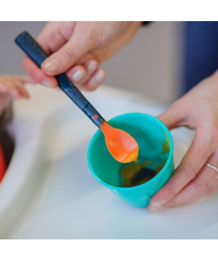 Комплект от 4 броя Термосензорни лъжици Tommee Tippee с удължени дръжки, 4м+