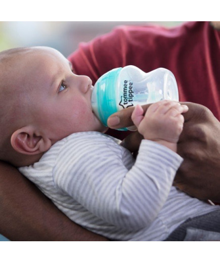 Самостерилизиращо се шише за хранене Tommee Tippee Advanced Anti-Colic+, 150 мл, 0м+, с иновативна система за намаляване на коли