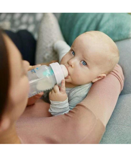 Комплект за новородено с 4 бр. шишета Anti-Colic, клапа Airfree, залъгалка и четка за миене Philips AVENT SCD807/00