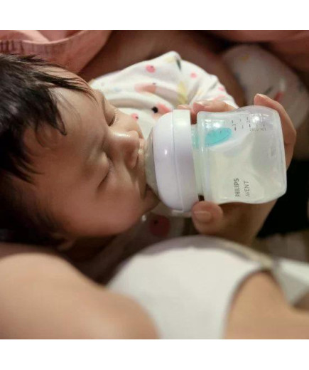 Шише за хранене Natural Response с клапа AirFree 125 мл с биберон без протичане Natural Response Поток 2, 0м+, Philips AVENT SCY