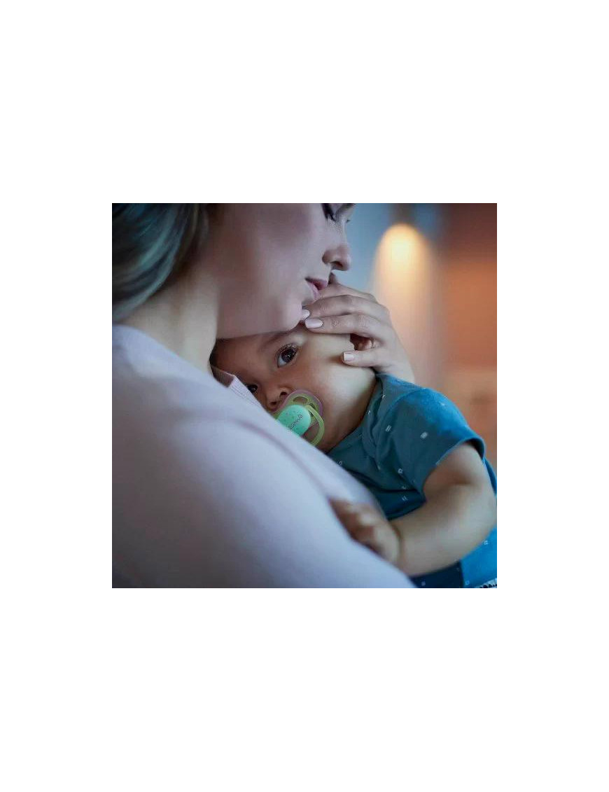 2 бр. светещи в тъмното ортодонтични залъгалки...