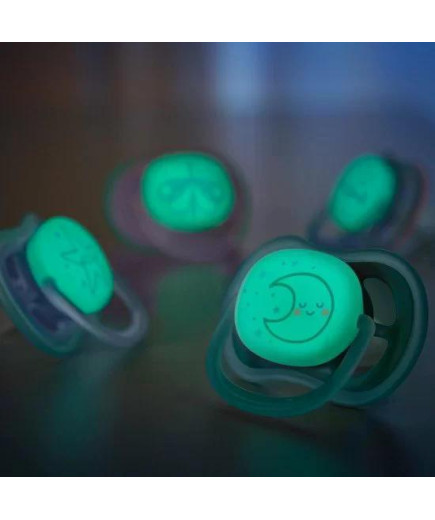 2 бр. светещи в тъмното ортодонтични залъгалки Philips Avent Ultra Air Night 6-18м, сини с декорация Звезда и Луна, в кутия за с