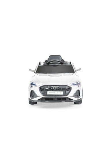 Акумулаторен джип Audi Sportback бял