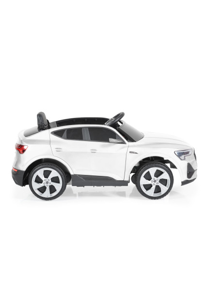 Акумулаторен джип Audi Sportback бял
