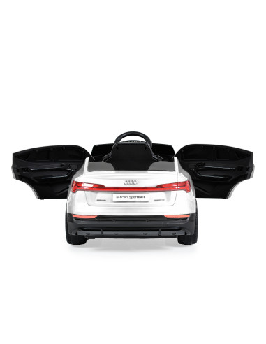 Акумулаторен джип Audi Sportback бял