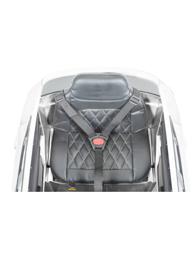 Акумулаторен джип Audi Sportback бял